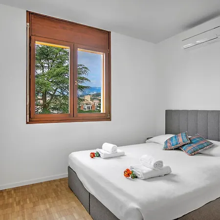 Апартаменти Casa Collina With Terrace & View - Happy